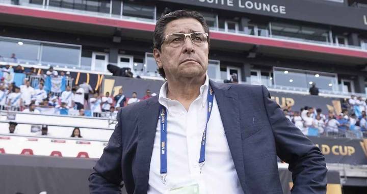 Tras el adiós de Herrera, Fernando Tena suena como el próximo DT de Costa Rica