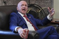 Demócratas EE.UU. piden a militares desacatar “órdenes ilegales”