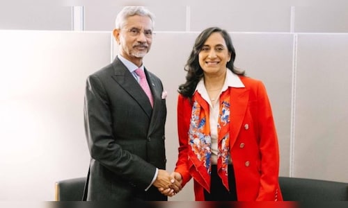 EAM Jaishankar meets Canadian counterpart Anand at G7 Niagara, seeks to rebuild India