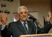 Abás, el impopular y políticamente débil líder palestino de 90 años, lucha por un rol en Gaza