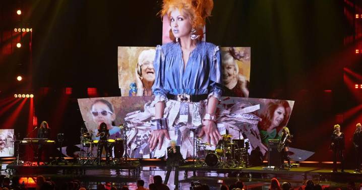 AP Fotos: La ceremonia de inducción al Salón de la Fama del Rock & Roll en Los Ángeles