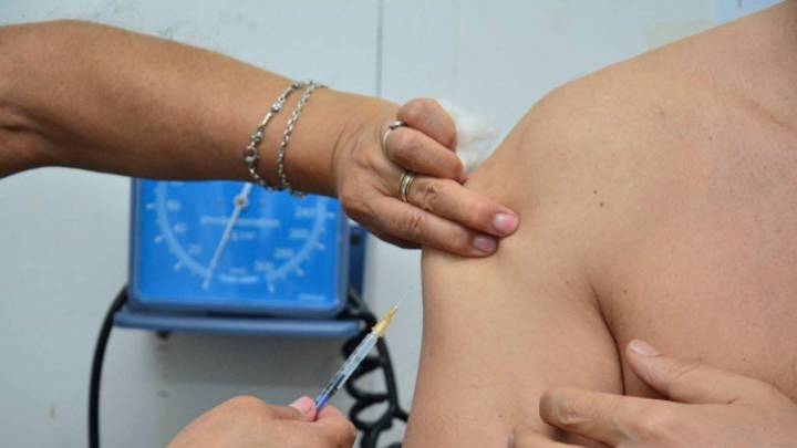 La vacuna contra el dengue ya se aplica de manera gratuita en Lomas de Zamora: cómo registrarse y dónde vacunarse