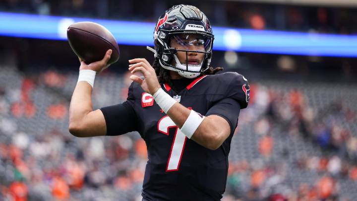 Texans QB C.J. Stroud being evaluated for concussion after tough hit vs. Broncos