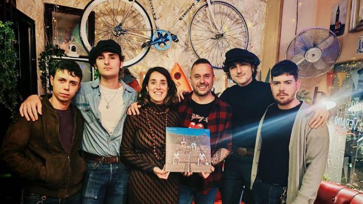 La cafetería Bella Vida celebra sus ocho años de actividad en Gijón