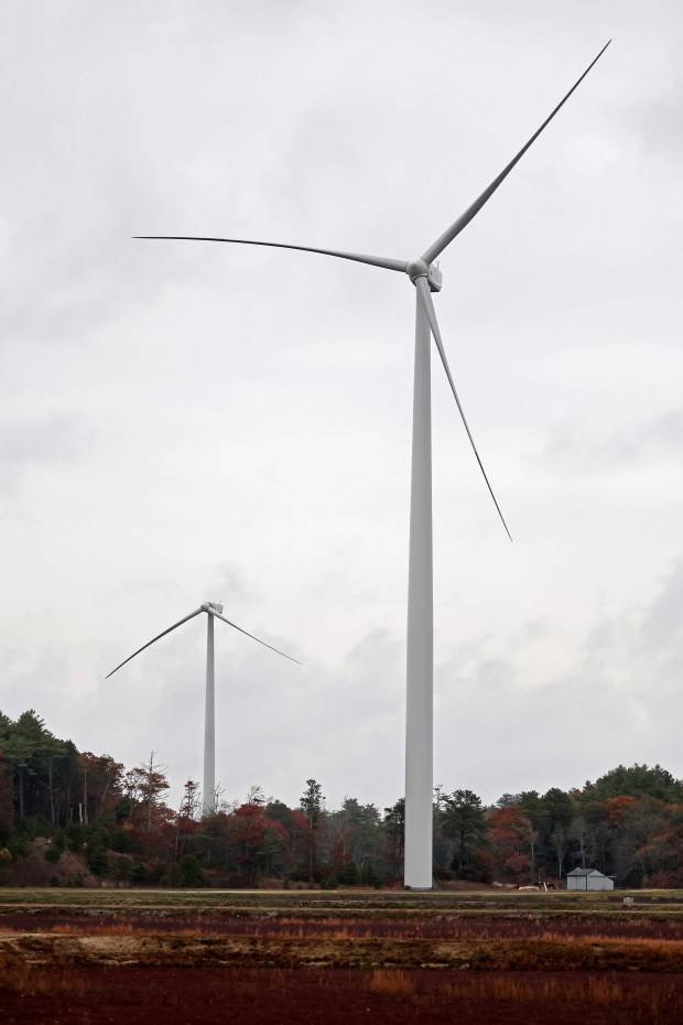 Massachusetts turbine blade collapse has wind energy critics fuming