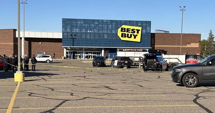 Police investigating after two found fatally shot in Roseville parking lot