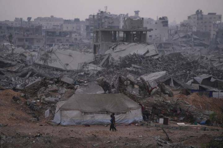 Cold and disease threaten postceasefire Gaza as winter approaches
