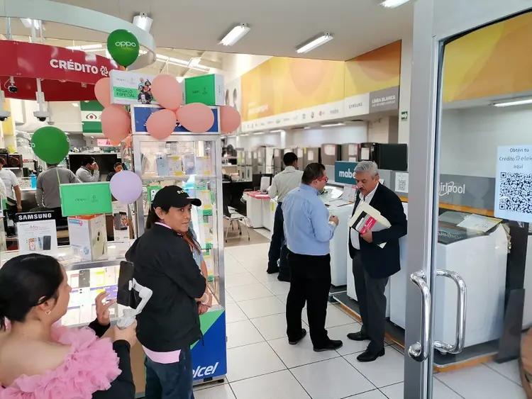 Presionan a jóvenes empleados de Grupo Salinas para asistir a la marcha de “Generación Z”