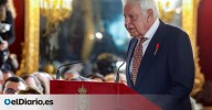 Felipe González pide a los españoles ante el rey "preservar a toda costa la paz civil"