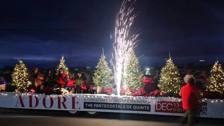 Santa Claus Parade rolls through Belleville