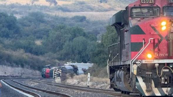 Tren con combustible explota en, Tepetitlán, Hidalgo