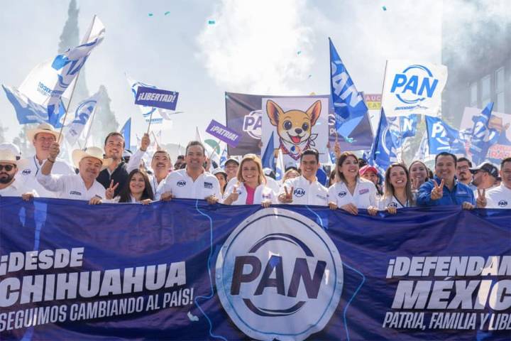 Marchan panistas por la libertad y la familia