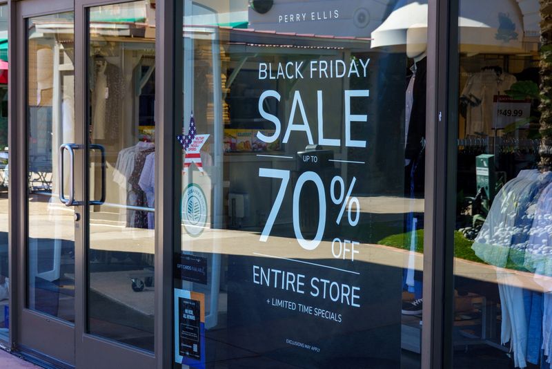The Black Friday paradox: more shoppers, fewer dollars
