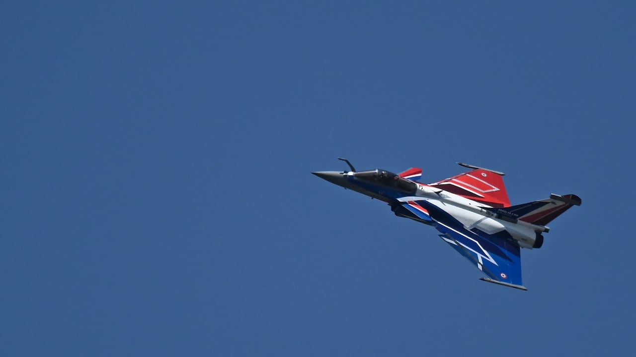 Aviones de combate y bombarderos de Estados Unidos sobrevolaron cerca de las costas venezolanas