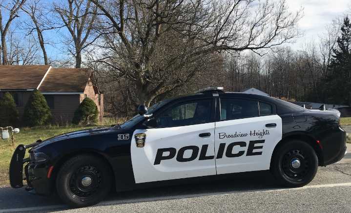 Drunk bar patron fights gravity, rolls down hill: Broadview Heights Police Blotter