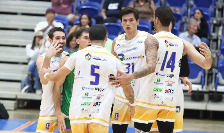 Adjuntas sigue sin conocer la victoria en la temporada del Voleibol Superior Masculino