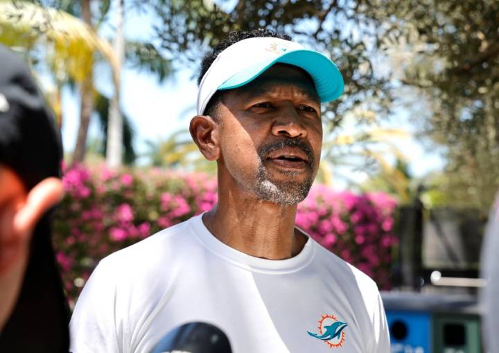 Dolphins' Robert Prince, 60, is track star, break dancer