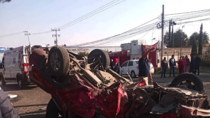Volcadura en Texcoco-Lechería deja un muerto y tres heridos