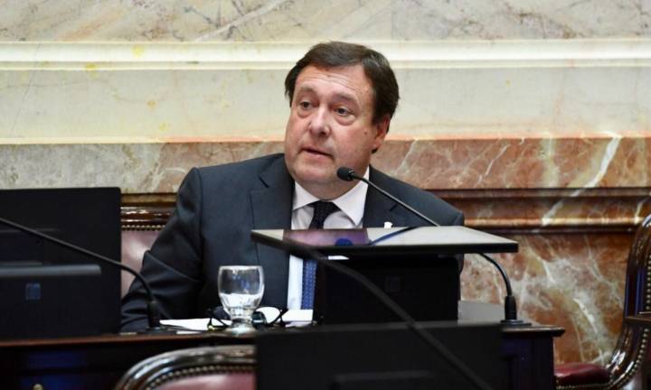 Alberto Weretilneck redobla la presión en Casa Rosada por las obras viales clave