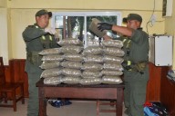 DESTINO CORRIENTES! Dos pasajeros detenidos con casi 30 kilos de droga (IMÁGENES)