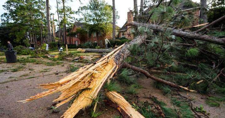 Más de 100 casas dañadas por un tornado cerca de Houston