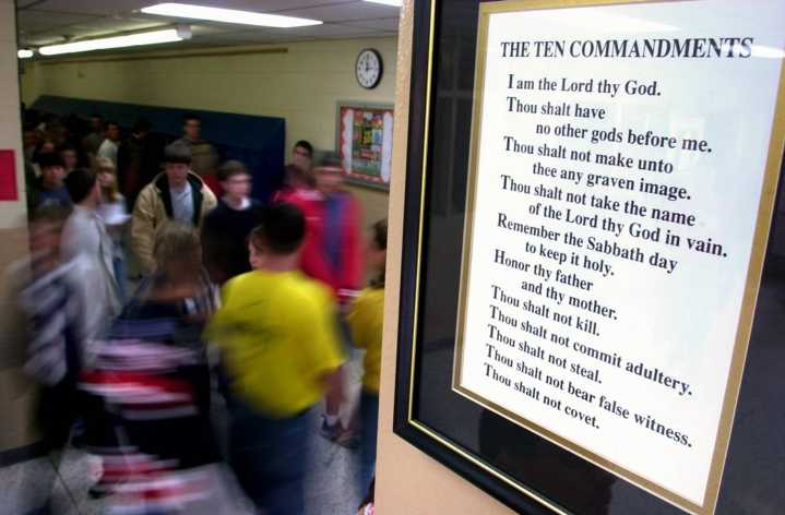 Judge Blocks Texas Law Forcing Ten Commandments Displays in Schools