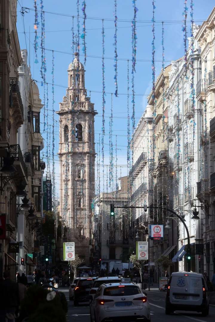 Valencia prepara la Navidad con un total de 45 árboles navideños y hasta 274 arcos luminosos por toda la ciudad