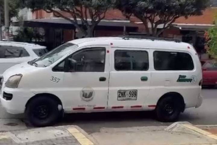 Alerta en Bucaramanga por camioneta abandonada cerca de la Quinta Brigada