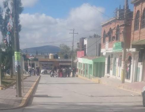 Hombre recibió descarga eléctrica en Azoyatla