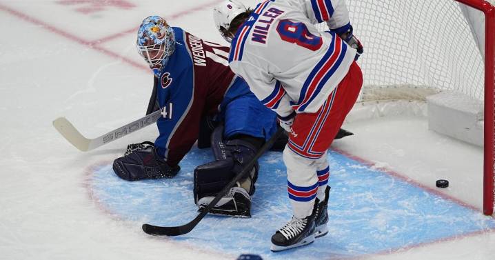 MacKinnon, Makar lead surging Avalanche to 6