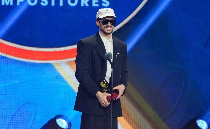 Latin Grammy 2025: Bad Bunny arrasa con cinco premios y comparte la gloria con Ca7riel & Paco Amoroso