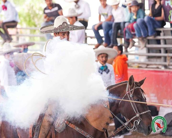 Tamaulipecos de Reynosa se destacan en evento nacional de charrería