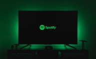 Demandan a Spotify por inflar con bots cifras de reproducciones de canciones