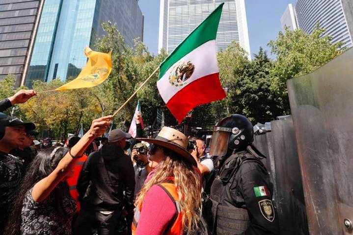 Liberan a otro imputado por marcha Z en CDMX; dos permanecen en prisión