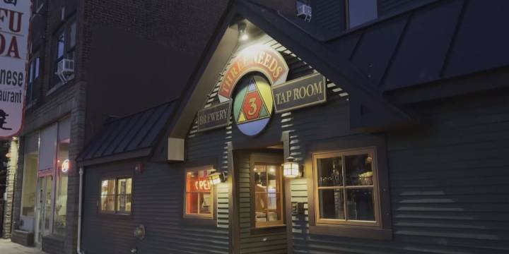 Burlington bar puts on “Pints for the Pantry” food shelf event