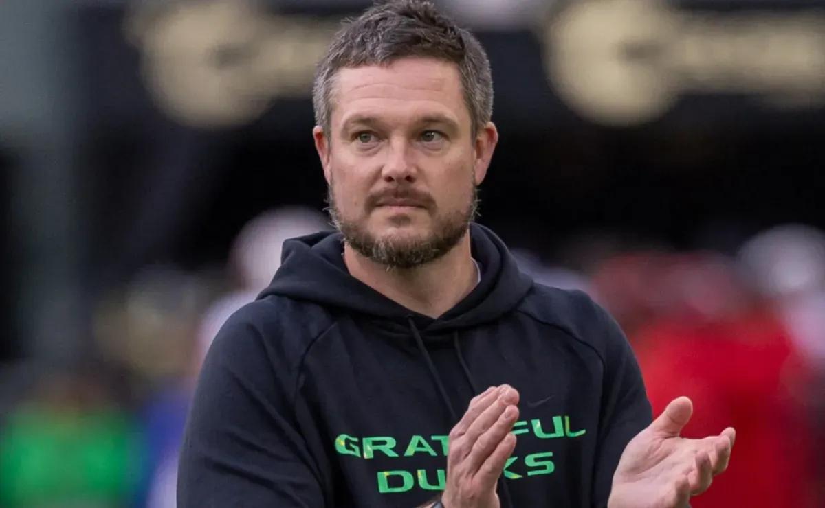Dan Lanning receives encouraging news despite key player’s serious injury for the Ducks