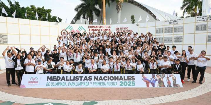 Eduardo Ramírez reconoce a atletas de Olimpiada y Paralimpiada y Primera Fuerza 2025*