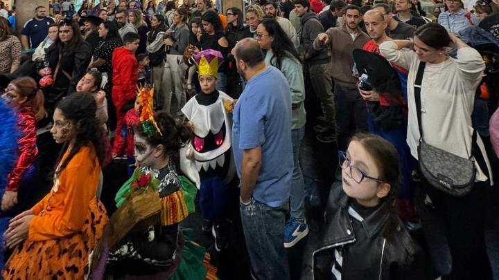 Más de 300 personas disfrutan de la "gran fiesta terrorífica" de ParqueAstur (y un espectacular concurso de disfraces)