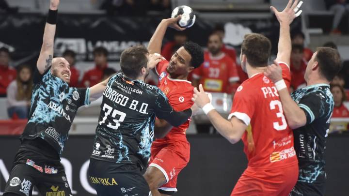 Exhibición del Bada Huesca para arrollar al Ademar León (35