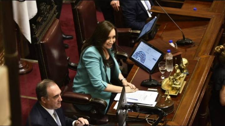 Victoria Villarruel le tomó juramento a los nuevos senadores neuquinos electos en octubre