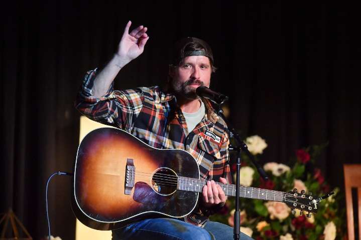 Country music star says he is done eating at one restaurant: ‘Can’t do it again’