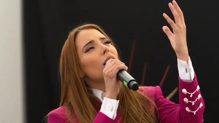 Majo Aguilar lidera concierto gratuito en Zócalo, cierre del Congreso Mundial del Mariachi