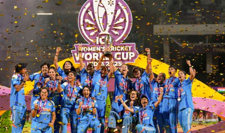 PM Modi congratulates women's cricket team on World Cup win