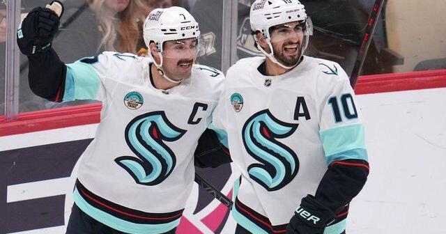 'When the group chat's going, that's a good sign': NHLers talk locker