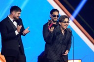 Christian Nodal explica por qué omitió a Ángela Aguilar de su discurso en los Latin Grammy