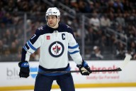 Deadspin | Jets captain Adam Lowry signs 5-year, $25M extension