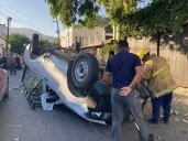 Atacan a balazos a pareja que iba en auto y vuelcan cuando buscaban ayuda en Tamaulipas