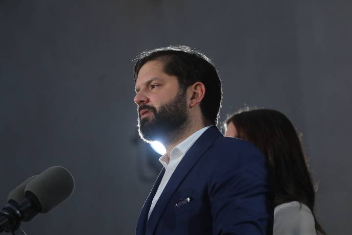 Presidente Boric advierte por altas temperaturas y pide extremar medidas para evitar incendios