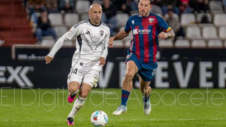 Jon García, la pitada que se llevó y lo que dice al respecto el zaguero del Albacete: “Duele mucho”