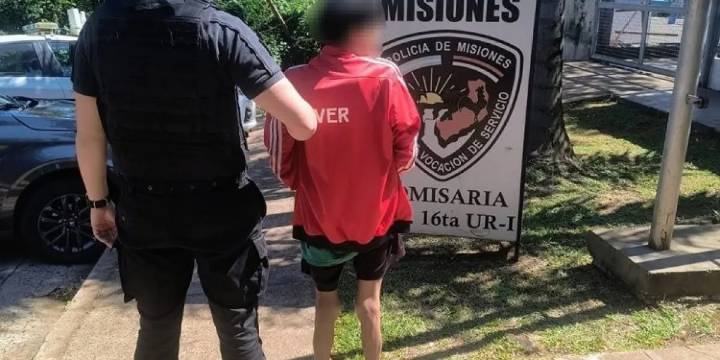 Intentó robar la recaudación del colectivo y terminó “viajando” directo a la Comisaría